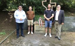 Esterházy János prágai síremlékénél koszorúzott az NSKI