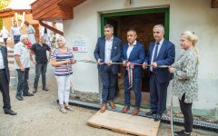 Potápi Árpád János adta át a zselízi Magyar Ház történelmi pincéjét