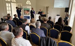 A Norvég Királyság nagykövetét és norvég sztárzenészeket fogadtak a zselízi Sacher-házban